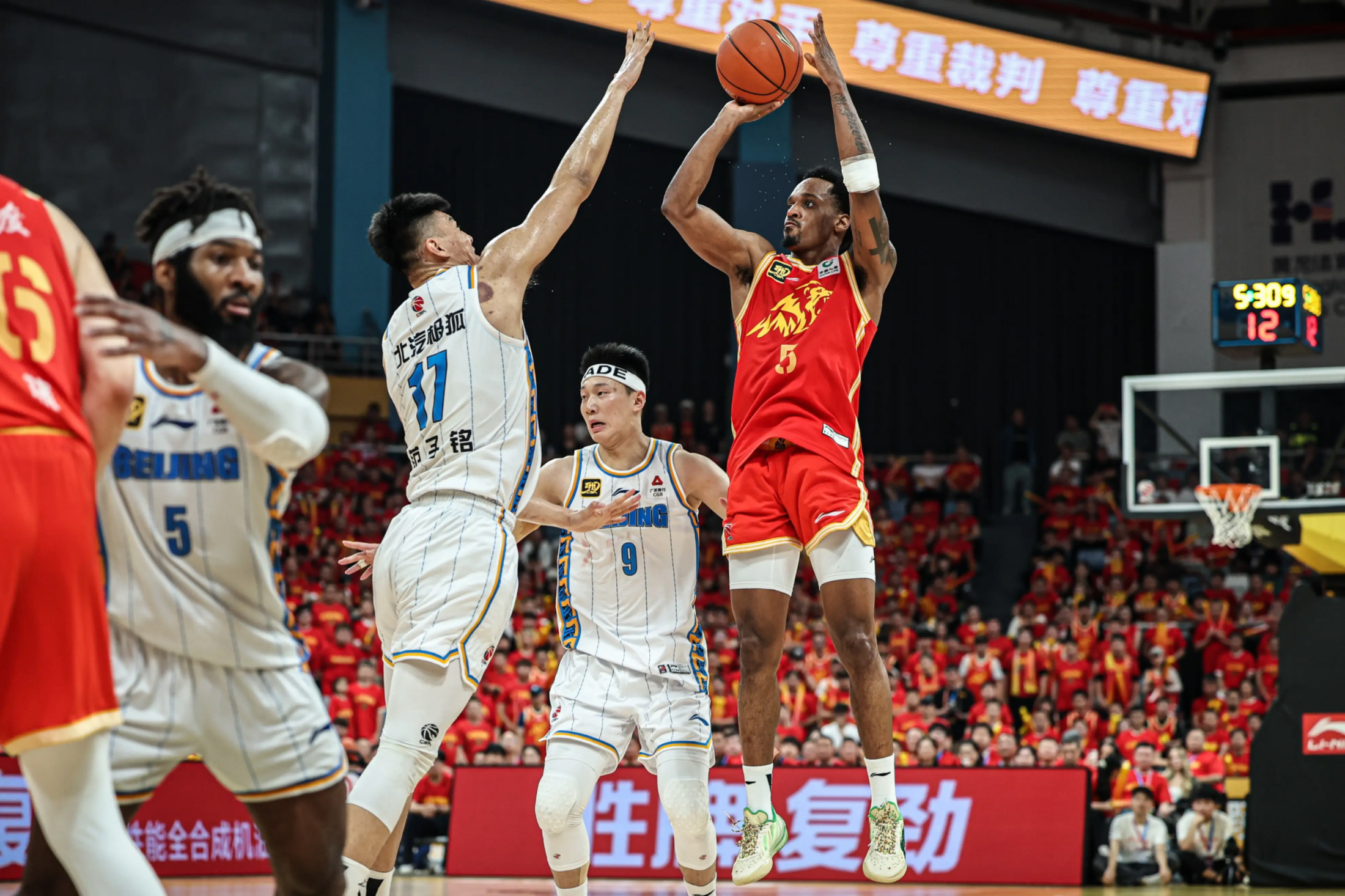 太狠了！今夜北京国安篮板制胜——西甲节点到来风云突变那不勒斯清晨单刀错失，冲刺阶段波士顿凯尔特人调整名单以备欧篮联(北京国安官宣新任主教练)