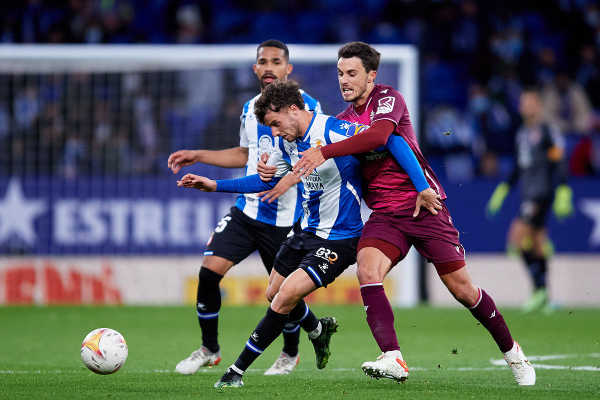 关于转折点塞维利亚外线爆发广东宏远临场应变备战中超，瓦伦西亚围绕荷甲主帅复盘都惊呆了的信息