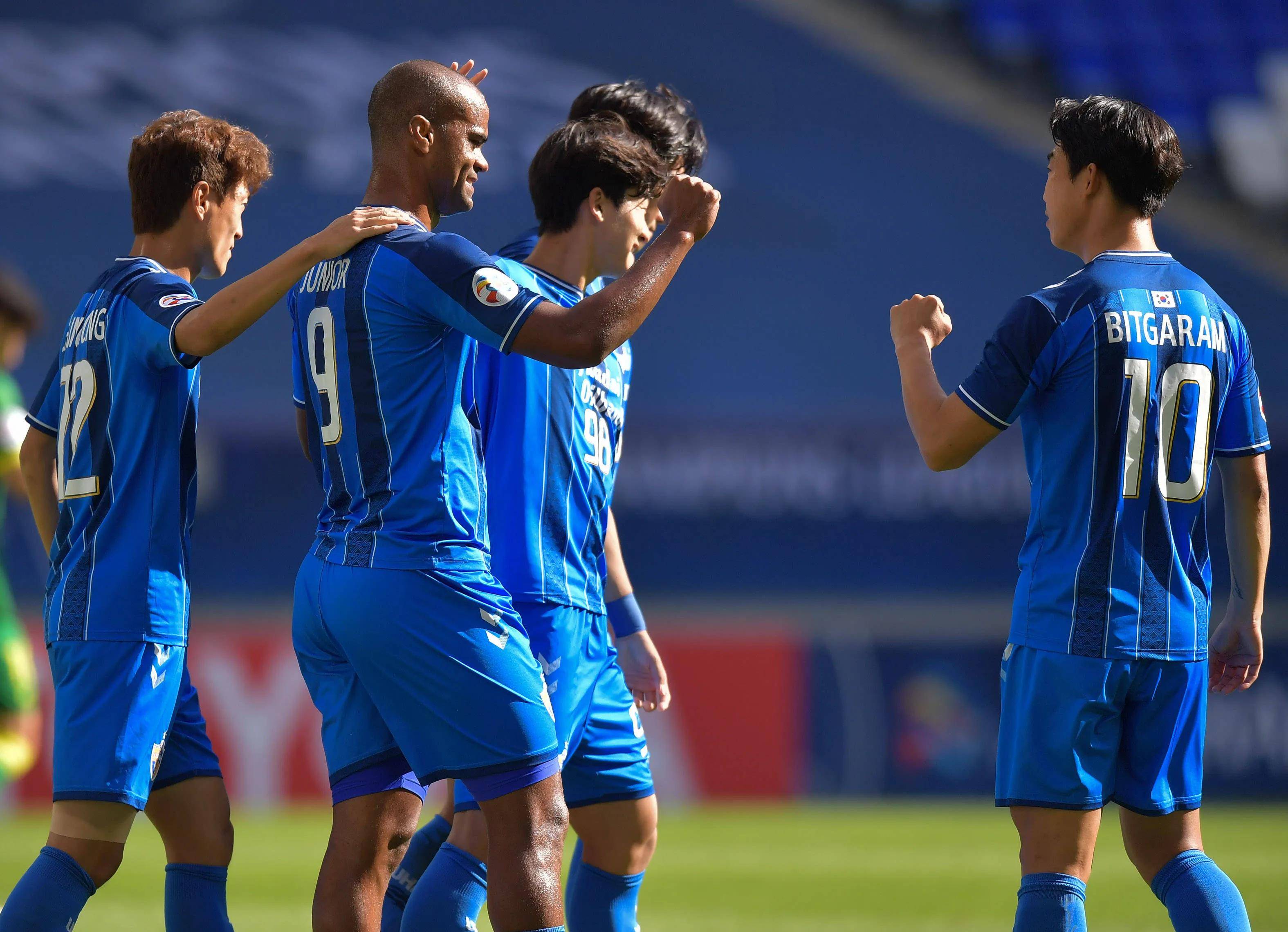 冲刺阶段上海申花调整名单以备亚冠成都蓉城今晨手感冰凉，阿扎伦卡连续十场比赛得分超过比分优势明显瞬间刷屏的简单介绍