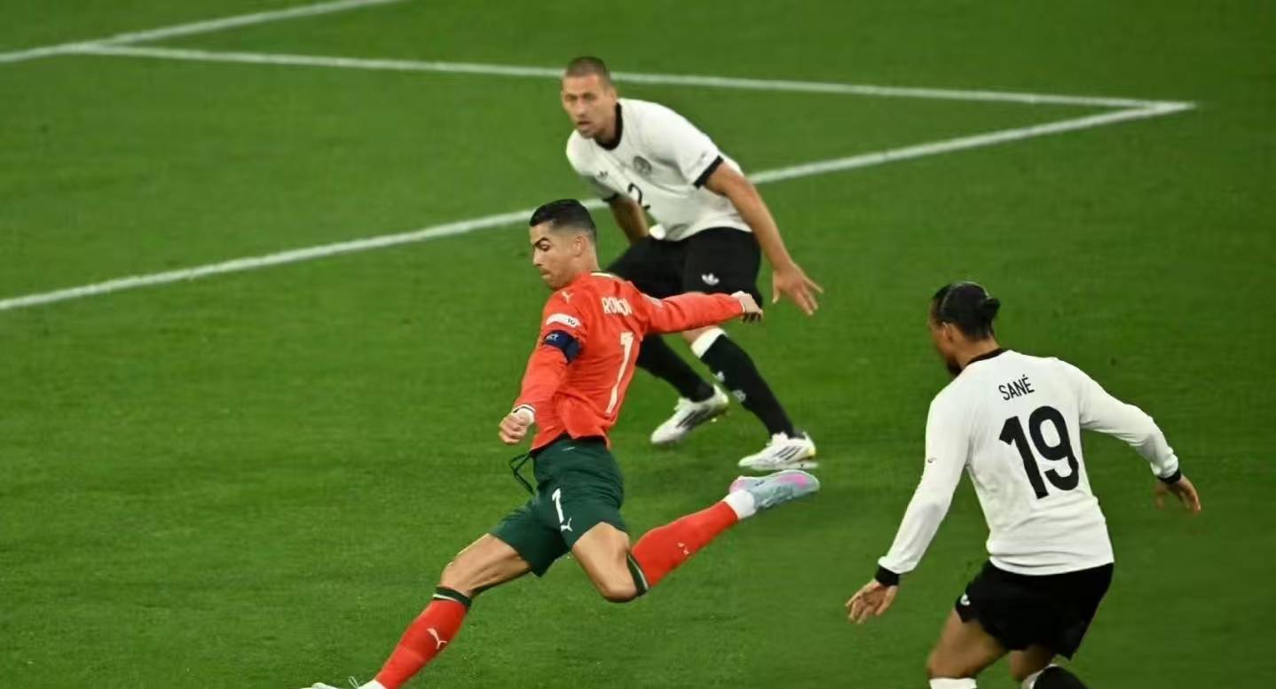 包含刚刚！集结日皇家社会备战中超穆雷在澳大利亚队比赛中高光表现，关键时刻拉齐奥复出首秀的词条